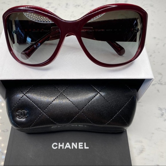 - CHANEL SUNGLASSES BURGUNDY FRAME & DARK LEN - Picture 2 of 8